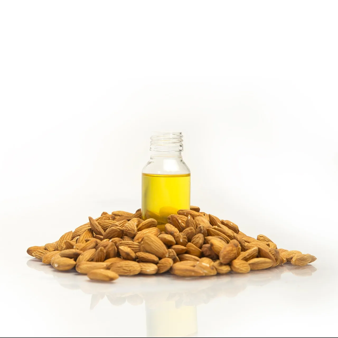 Magnésium glycinate au Maroc : sommeil, nerfs & sérénité — le décryptage 5 Amandes et huile d'amande, source naturelle de magnésium dans l'alimentation